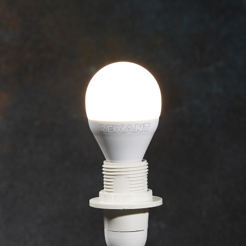 Лампа светодиодная REXANT Шар (GL) 9,5 Вт E14 903 лм 2700 K теплый свет (1/10/100) (604-037) фото 2