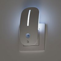 Светильник-ночник ЭРА NN-620-LS-W в розетку с датчиком освещенности белый (1/100) (Б0057211)